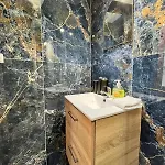 Golden Blue - Jacuzzi 酒店 *