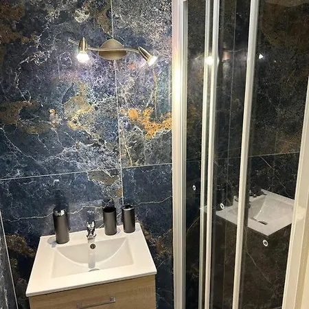 Golden Blue - Jacuzzi *