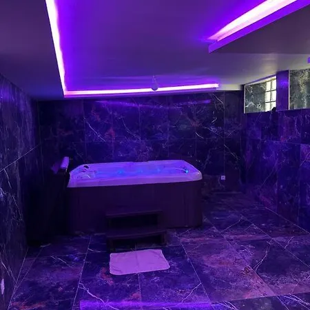 Golden Blue - Jacuzzi Hotel Ruan