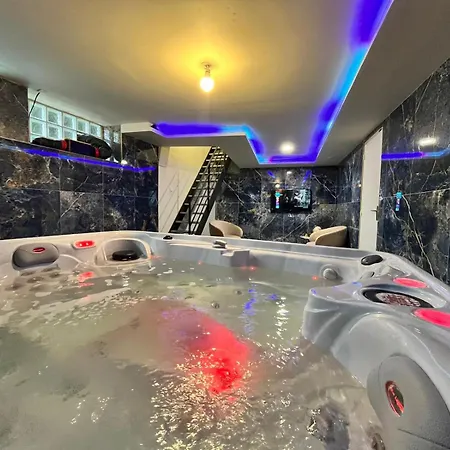 Golden Blue - Jacuzzi 호텔 *