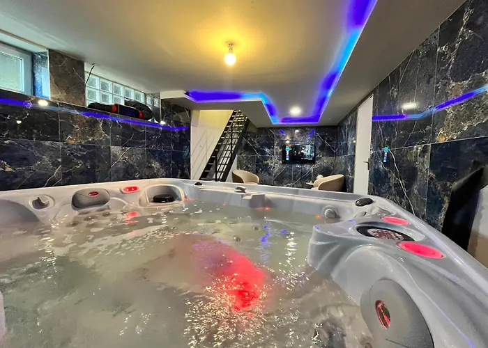 Golden Blue - Jacuzzi Hotel *