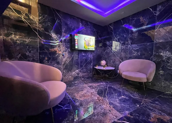 Golden Blue - Jacuzzi *